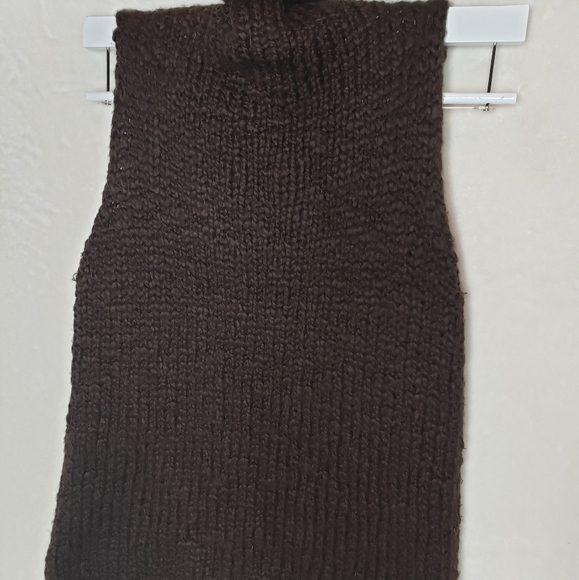 Express Chocolate Turtleneck Sleeveless Sweater - Picture 6 of 7